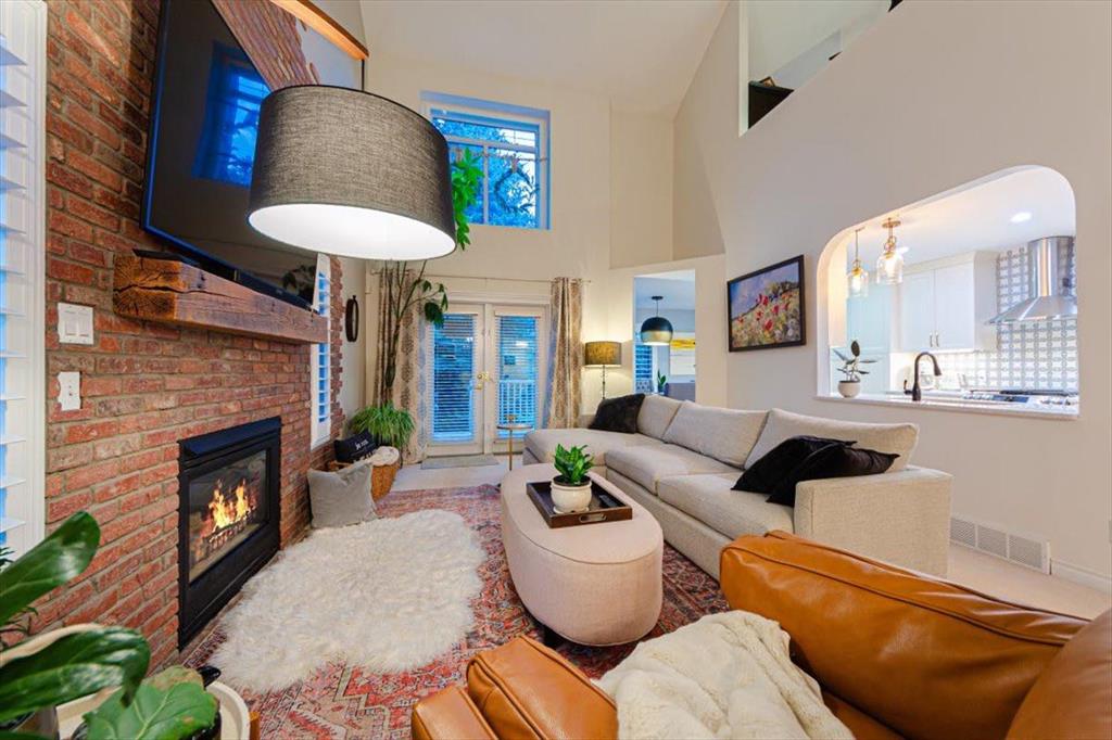 Picture for 10 Varsity Estates Park NW