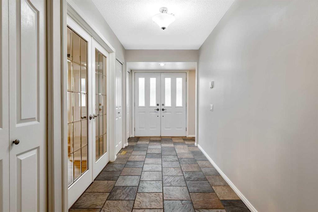 Picture for 224 Varsity Crescent NW