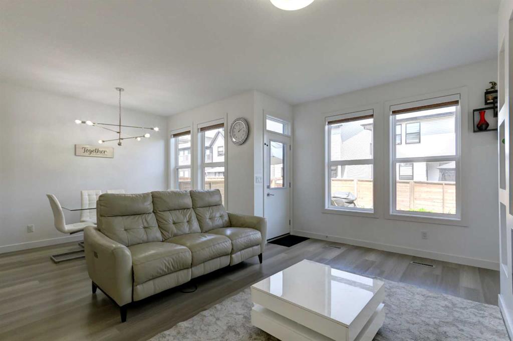 Picture for 92 Copperhead Grove SE