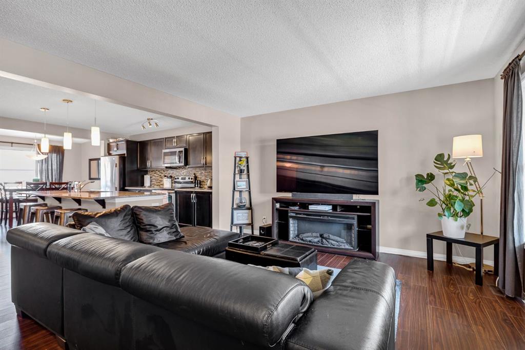 Picture for 54 Autumn View SE