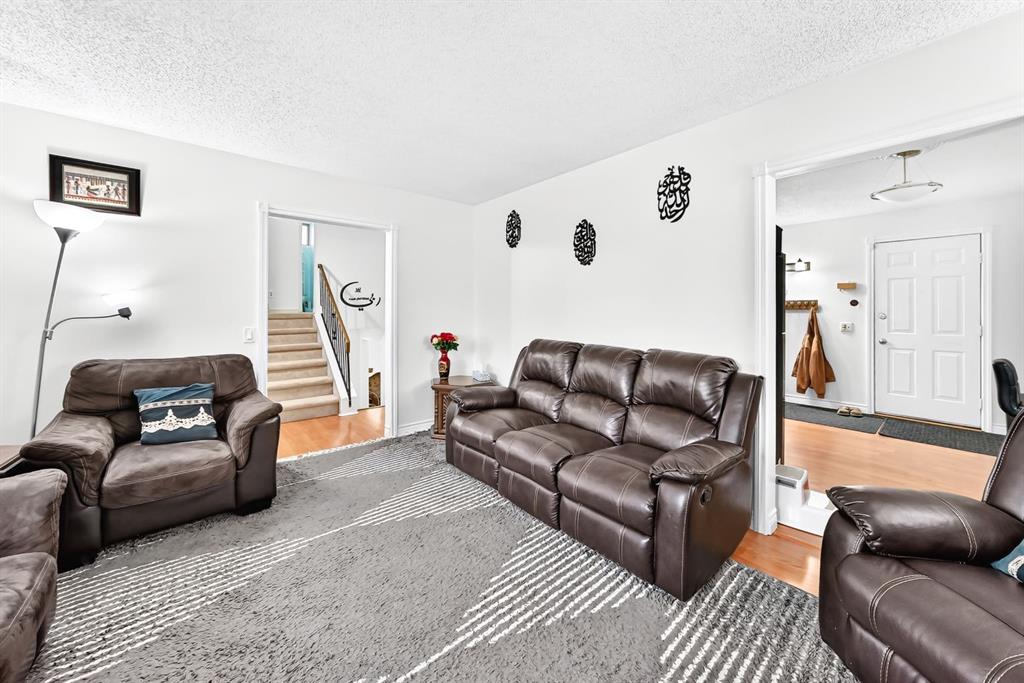 Picture for 983 Rundlecairn Way NE