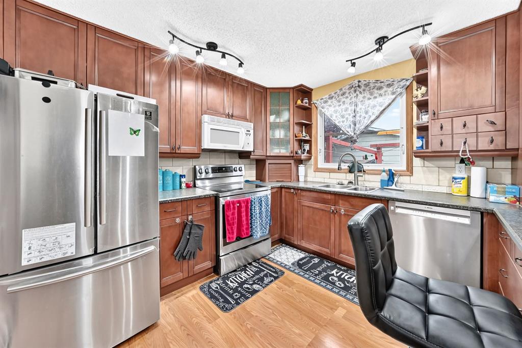 Picture for 983 Rundlecairn Way NE