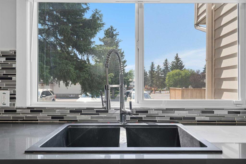 Picture for 59, 6100 4 Avenue NE