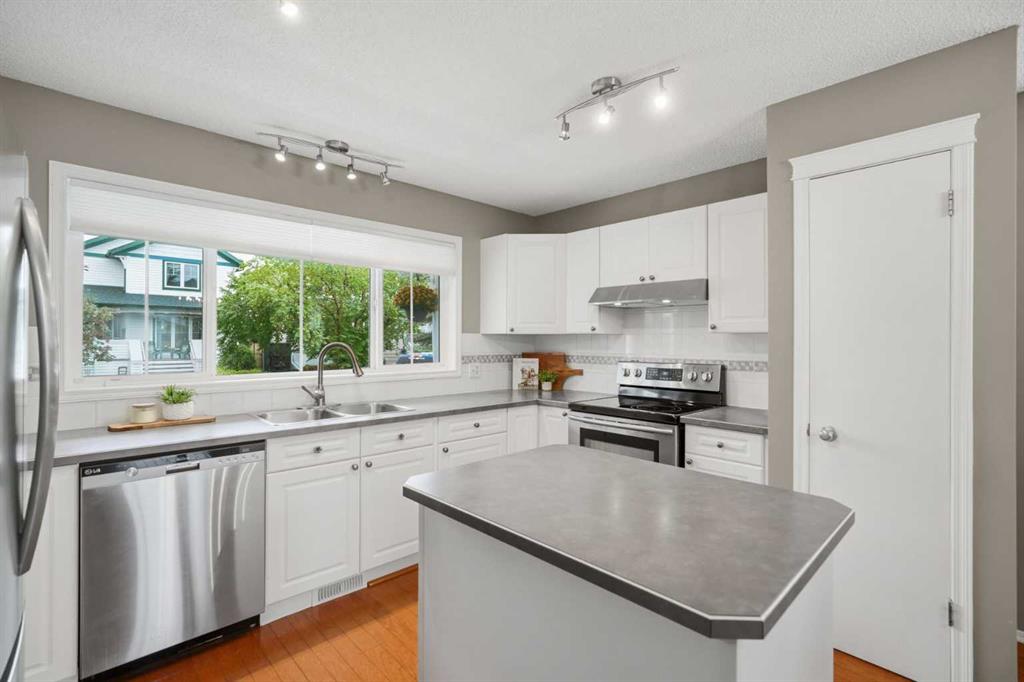Picture for 54 Tuscany Valley Heights NW