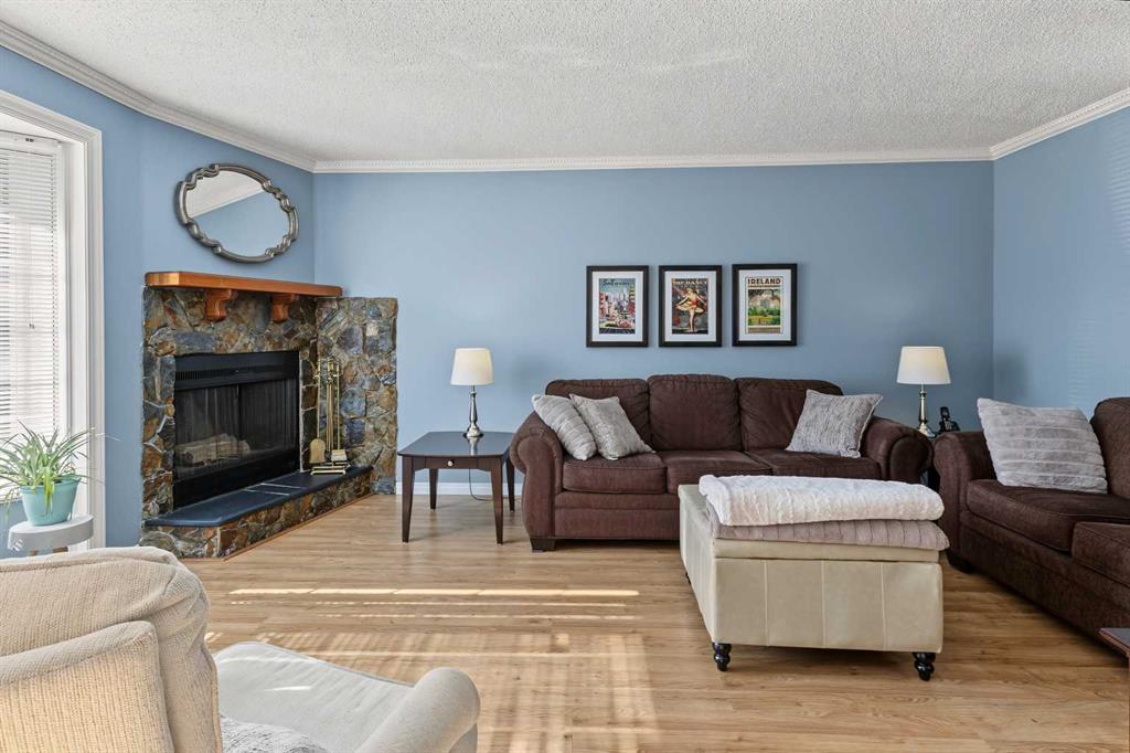 Picture for 22 Deermeade Bay SE