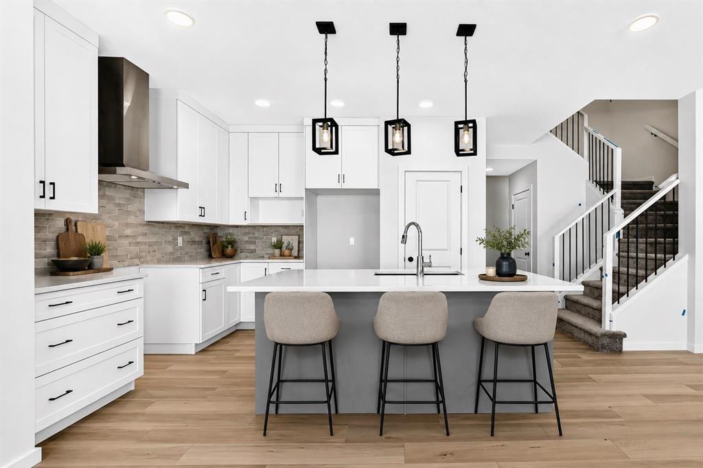 Picture for 90 Raven Point SE