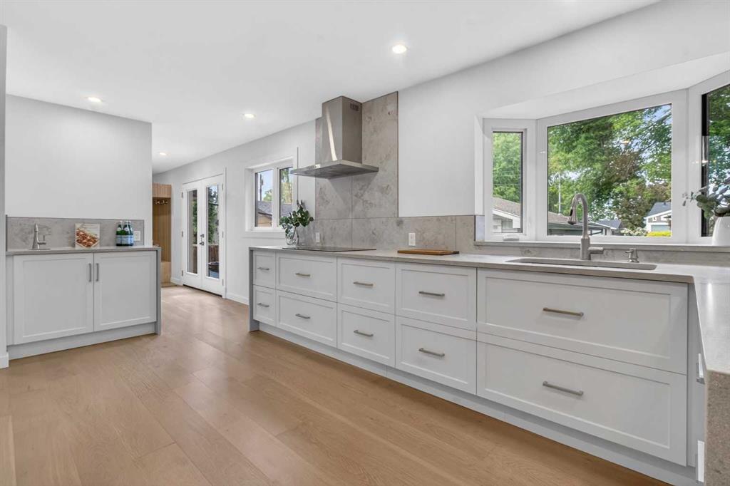 Picture for 928 Maplecroft Road SE
