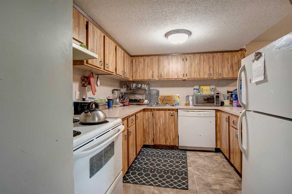 Picture for 106, 2200 Woodview Drive SW