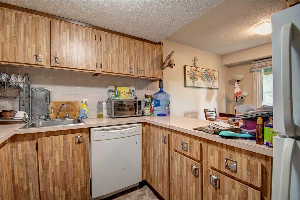Picture for 106, 2200 Woodview Drive SW