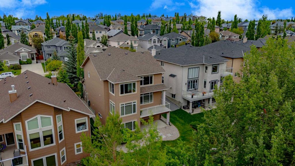 Picture for 77 Royal Highland Road NW