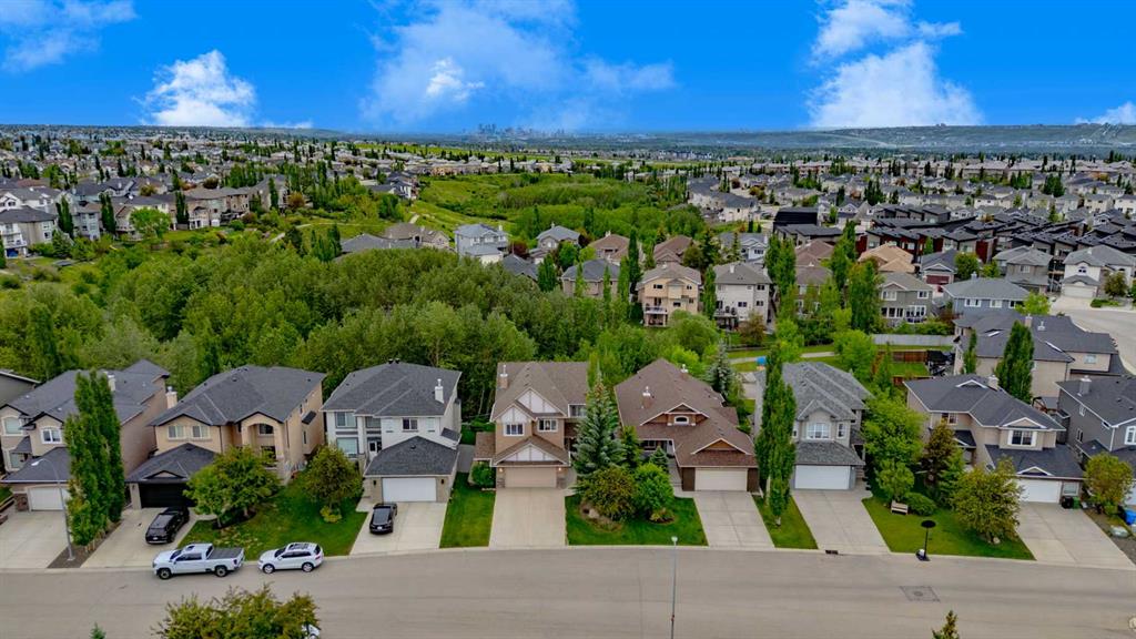 Picture for 77 Royal Highland Road NW