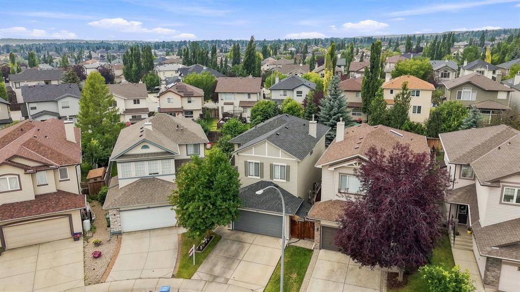 Picture for 32 Tuscany Ravine Crescent NW