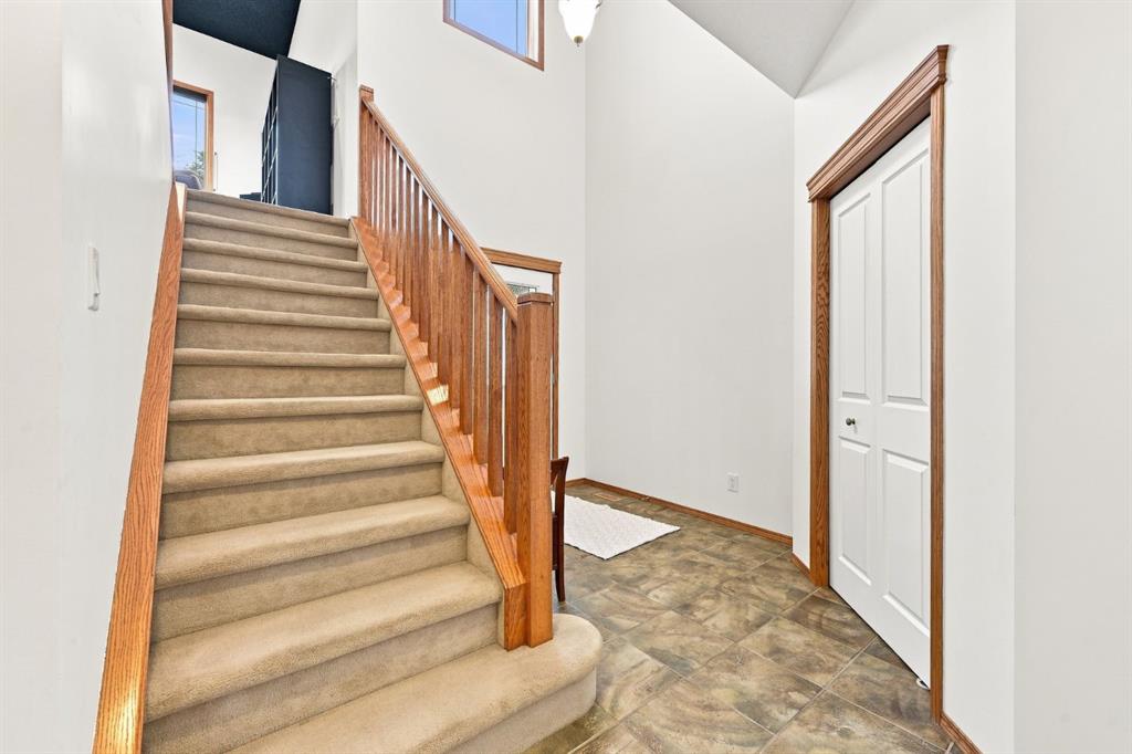 Picture for 32 Tuscany Ravine Crescent NW