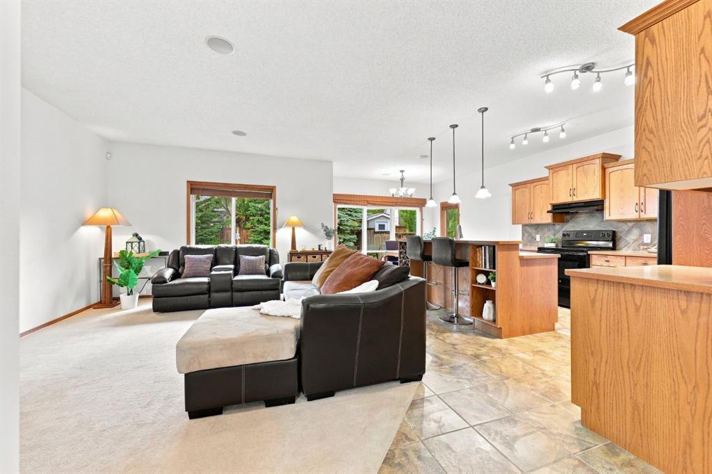 Picture for 32 Tuscany Ravine Crescent NW