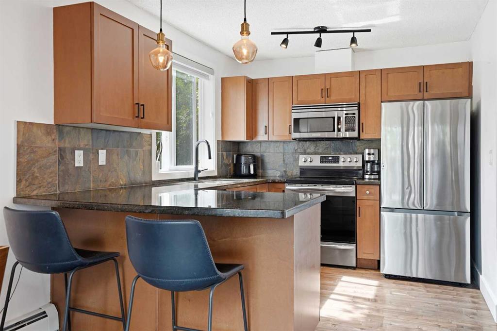 Picture for 7, 219 Village Terrace SW