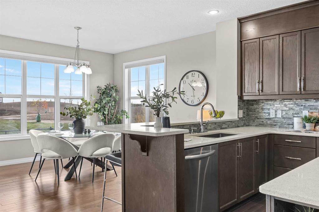 Picture for 27 Mahogany Crescent SE