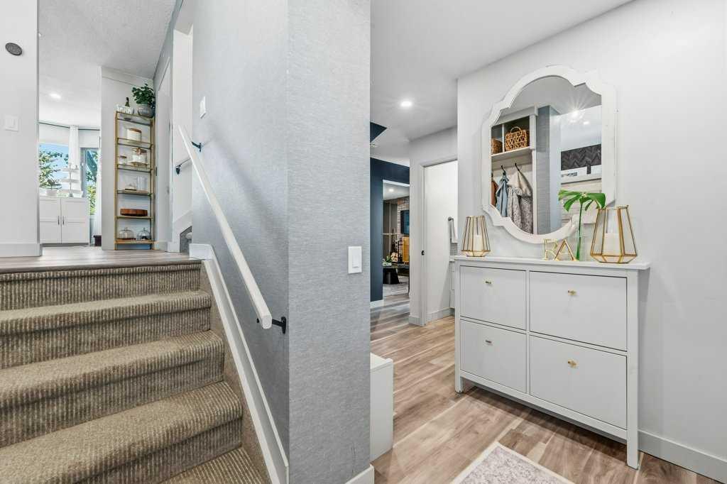 Picture for 513 Oakridge Way SW