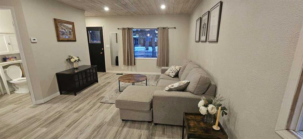 Picture for 5489 51 Avenue 
