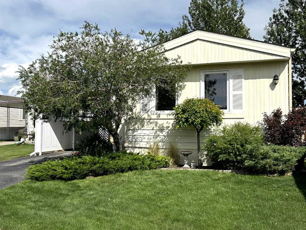 Picture for 221, 99 Arbour Lake Road NW