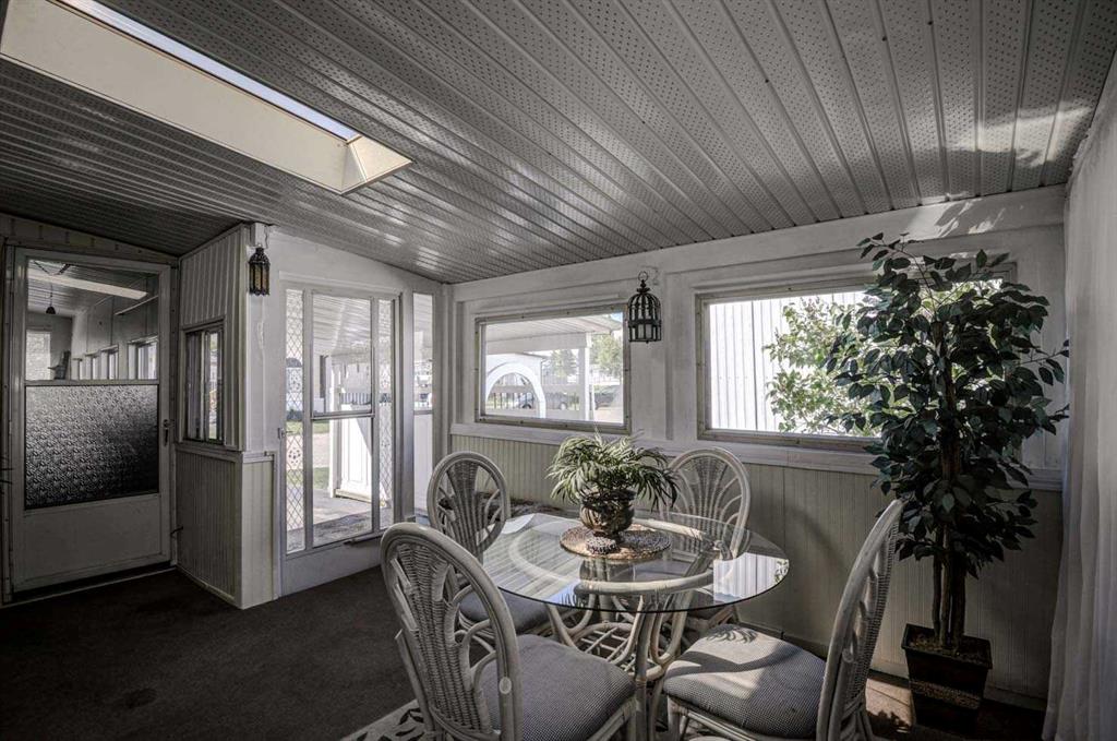 Picture for 221, 99 Arbour Lake Road NW