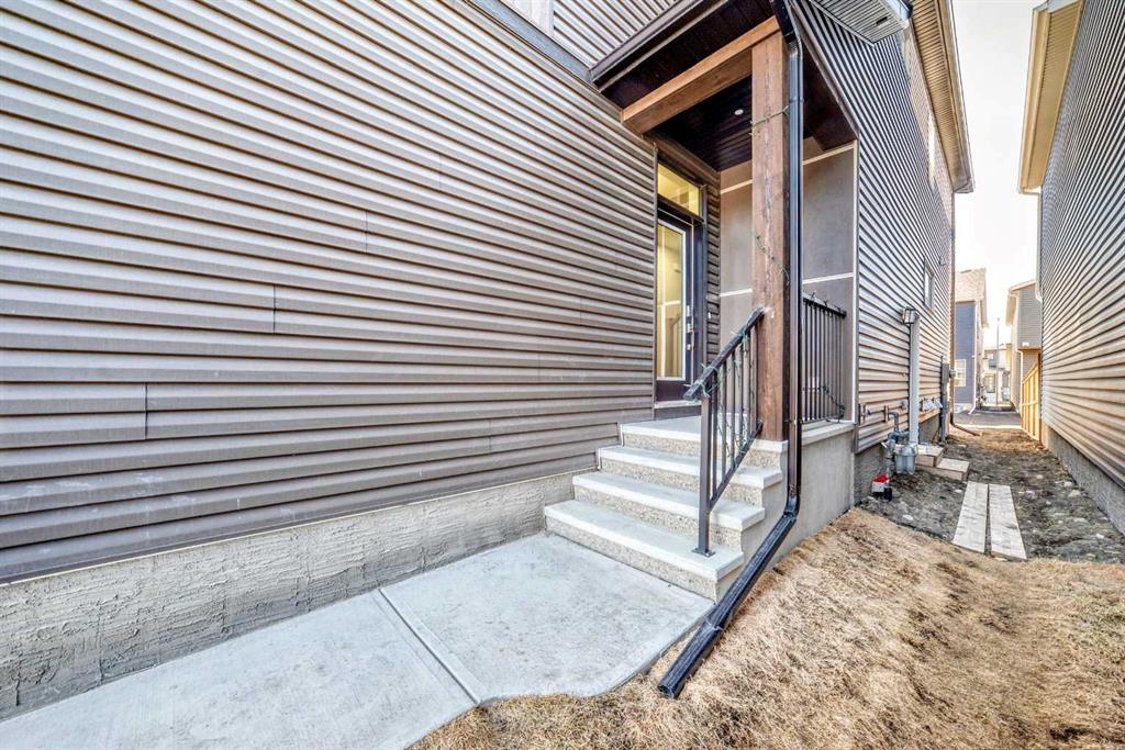 Picture for 138 Silver Spruce Grove SW