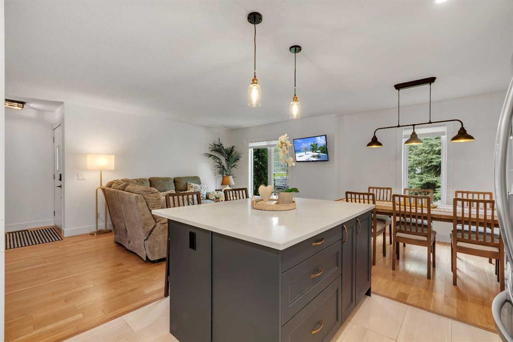 Picture for 95 Shawglen Rise SW