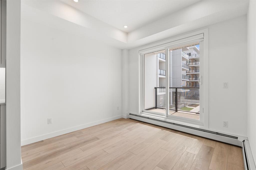 Picture for 4214, 150 Carrington Gate NW