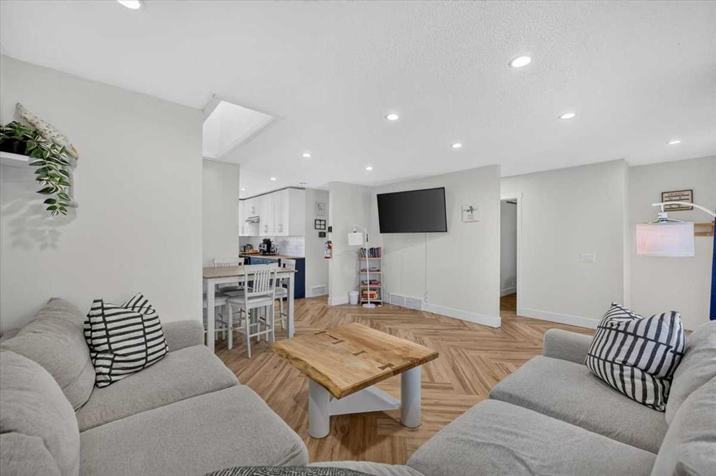 Picture for 3248 Doverville Crescent SE