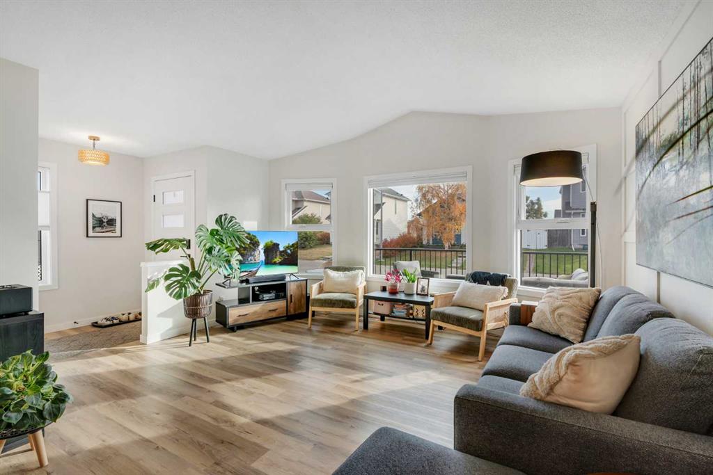 Picture for 15 Rivercrest Way SE