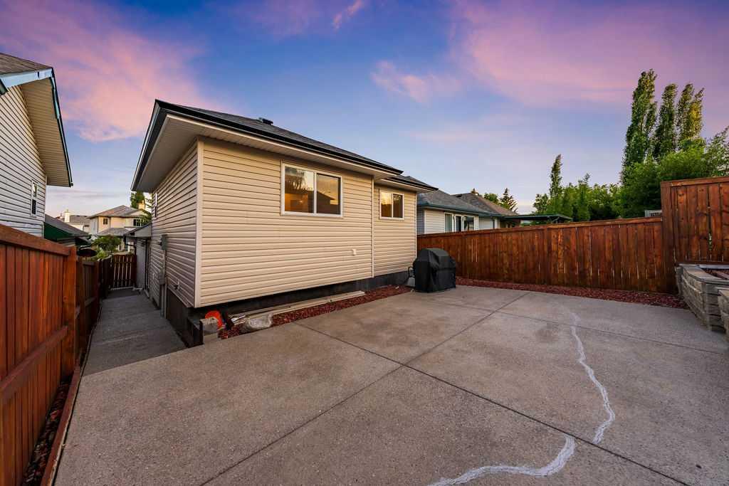 Picture for 2016 Country Hills Circle NW