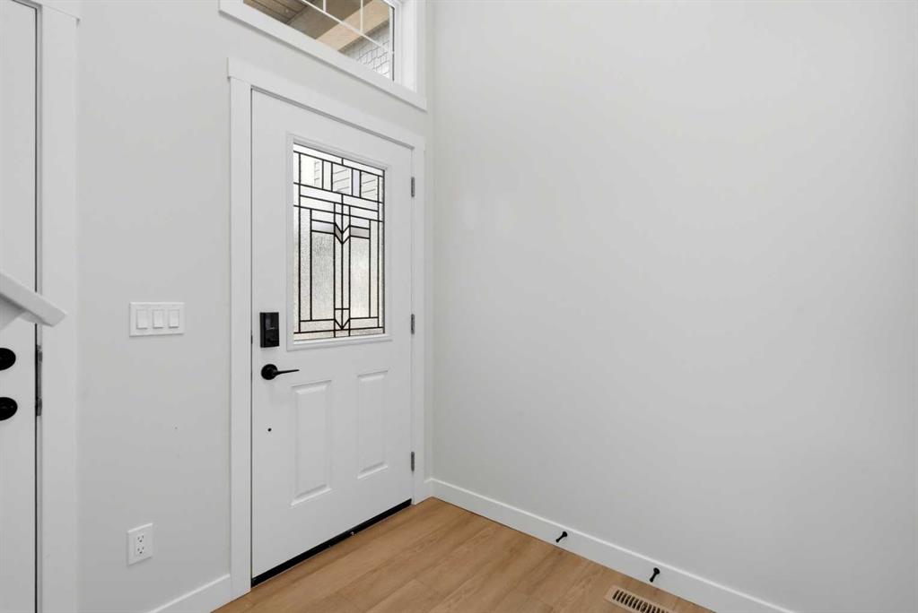 Picture for 695 Buffaloberry Manor SE