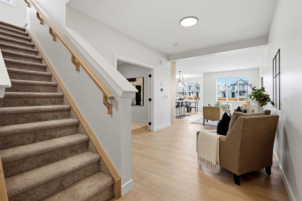 Picture for 695 Buffaloberry Manor SE