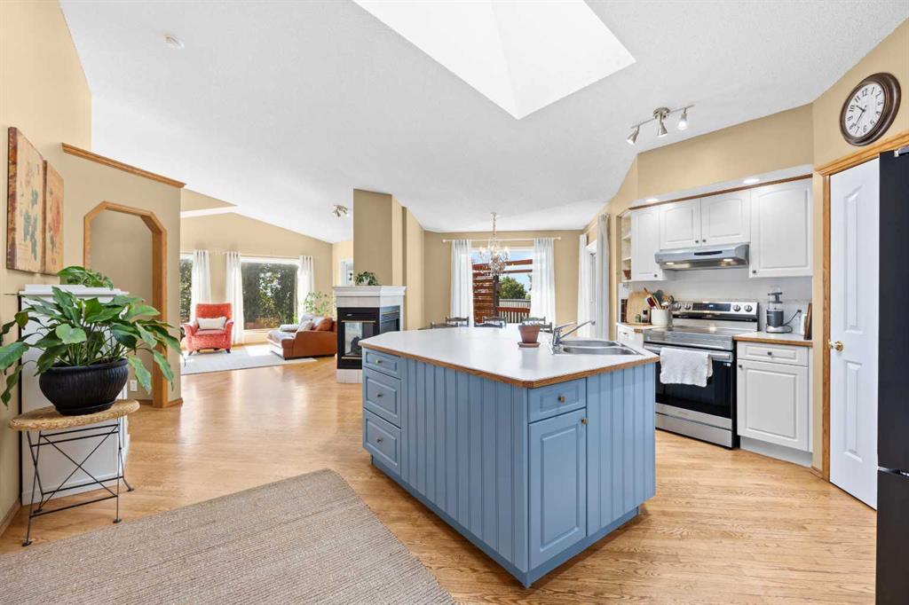 Picture for 315 Rocky Ridge Bay NW