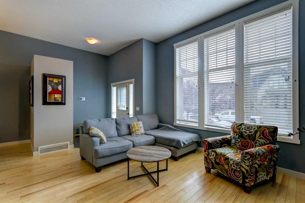 Picture for 6 Elgin Meadows Road SE