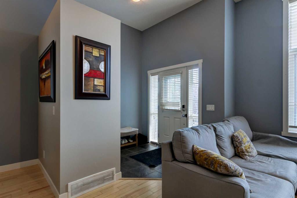 Picture for 6 Elgin Meadows Road SE