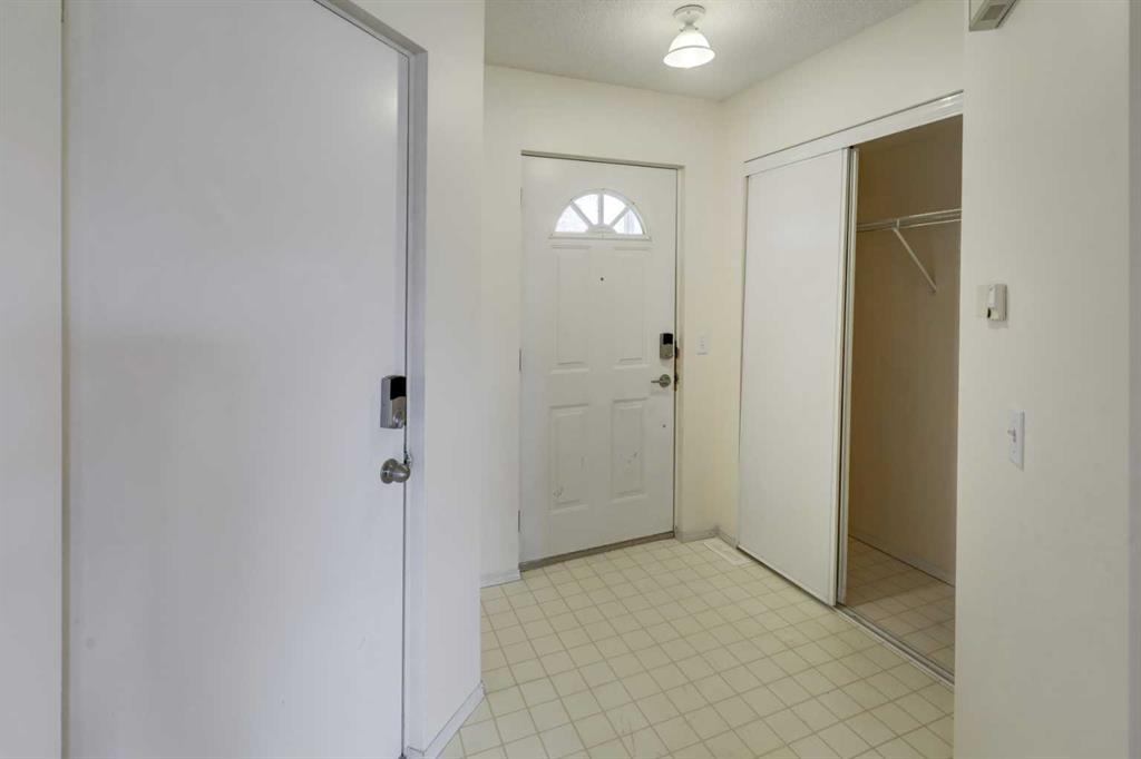 Picture for 57 SANDPIPER Lane NW