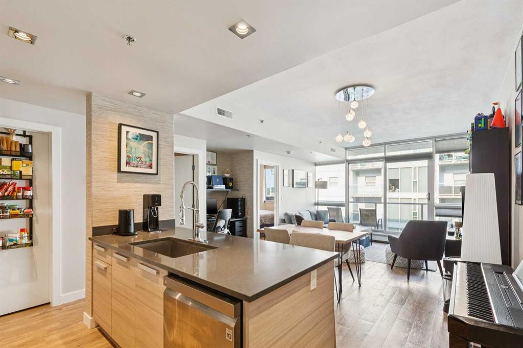 Picture for 709, 235 9A Street NW