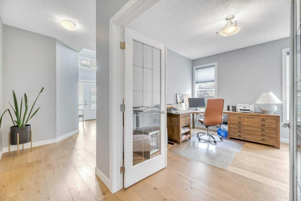 Picture for 32 Walden Place SE