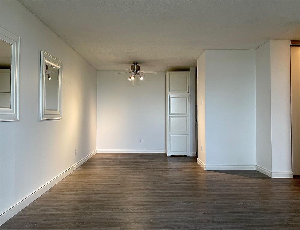Picture for 223, 30 Mchugh Court NE