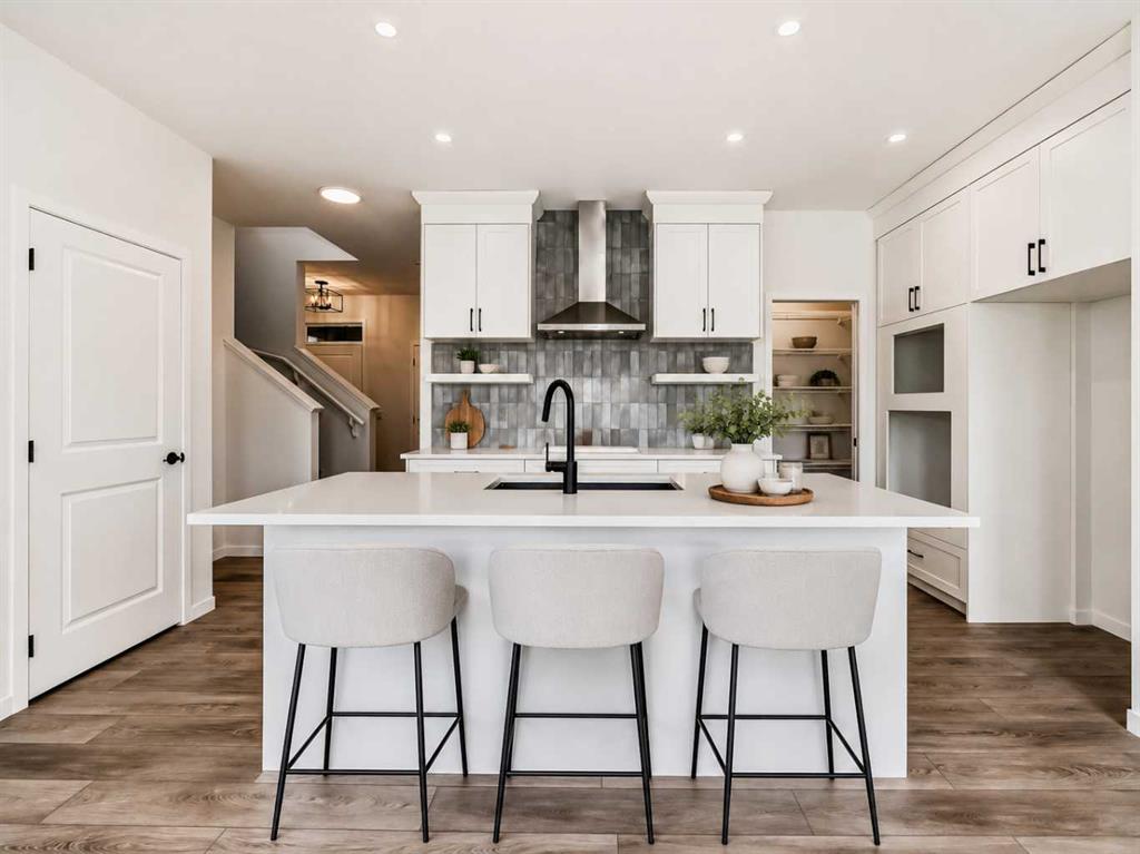 Picture for 310 Montrose Crescent SE