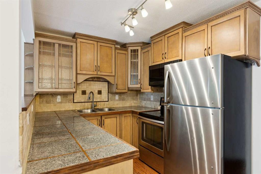 Picture for 902 Harvest Hills Drive NE