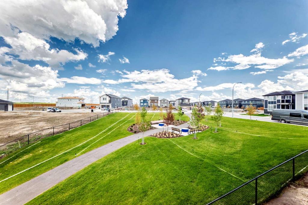 Picture for 171 Corner Glen Grove NE