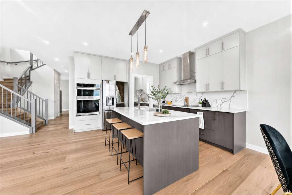 Picture for 171 Corner Glen Grove NE