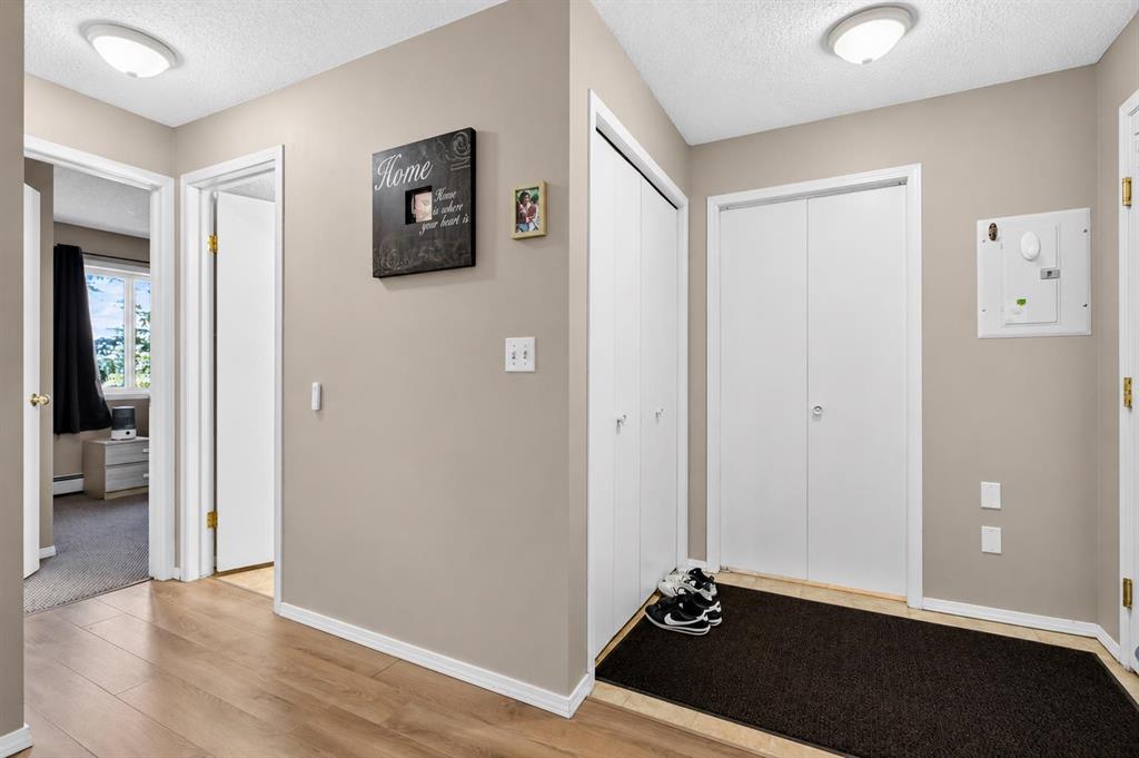 Picture for 424, 1717 60 Street SE