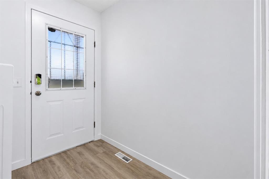 Picture for 133 Martinvalley Crescent NE