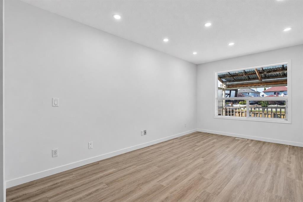 Picture for 133 Martinvalley Crescent NE