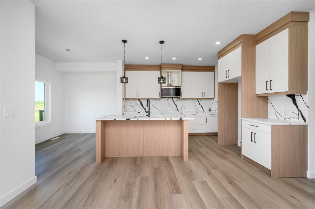 Picture for 182 Lakewood Crescent 