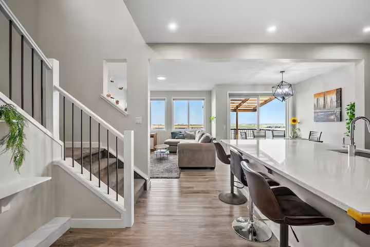 Picture for 180 Howse Crescent NE