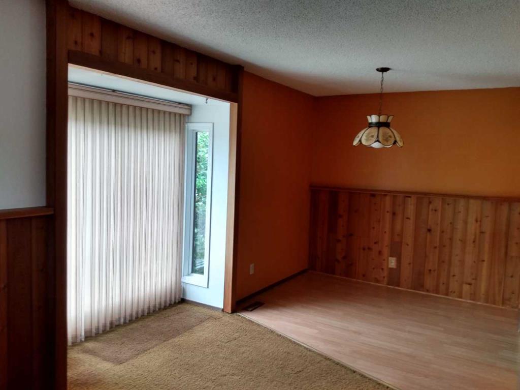 Picture for 100 Doverglen Crescent SE