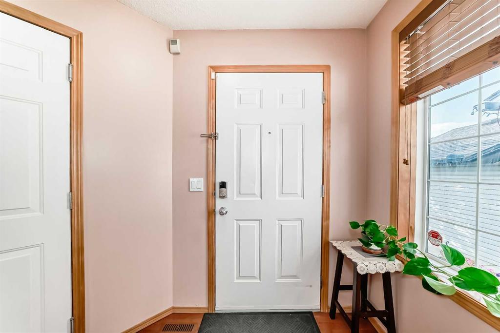 Picture for 16062 Everstone Road SW